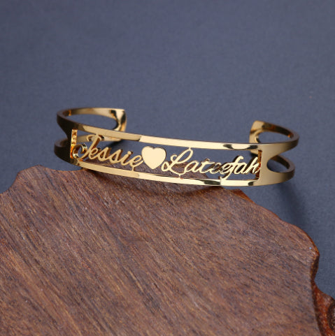 Personalisiertes Armband mit Gravur