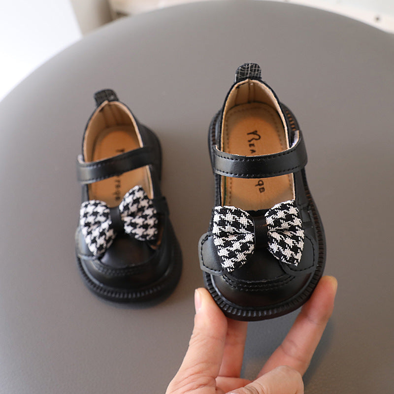 Weiche Anti-Rutsch-Baby-Schuhe aus Kunstleder