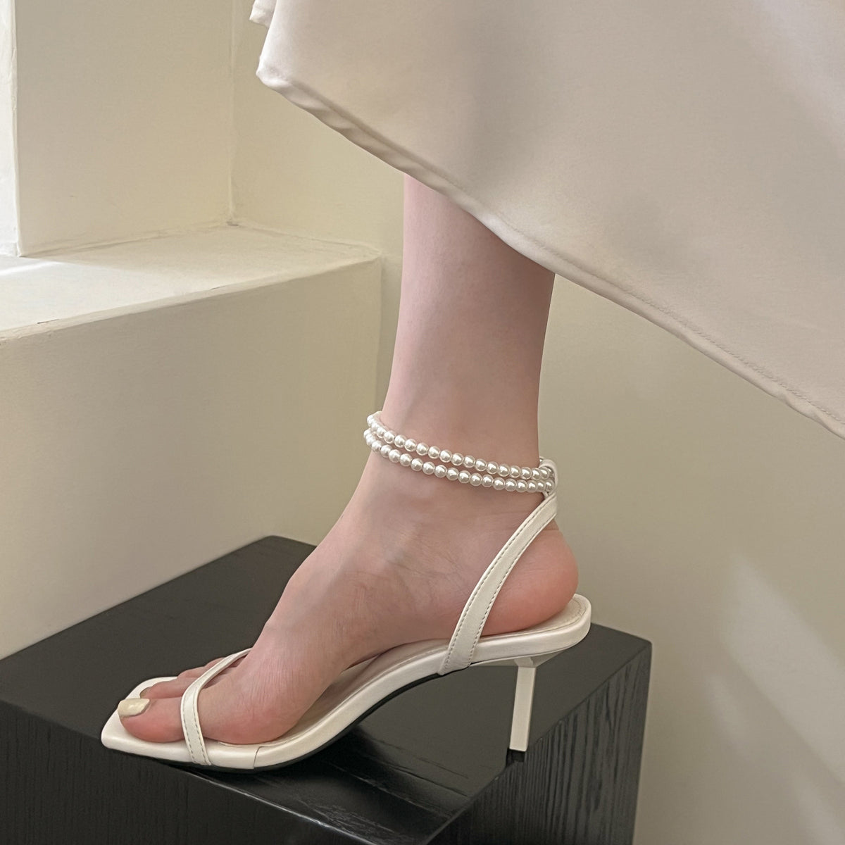 Stiletto-Sandalen mit Knöchelriemen – Bild 6 | LuxeStyle