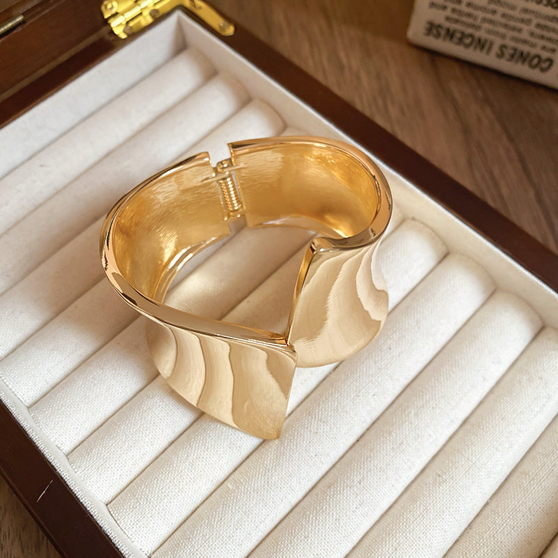 Breites, unregelmässiges Armband – Bild 6 | LuxeStyle