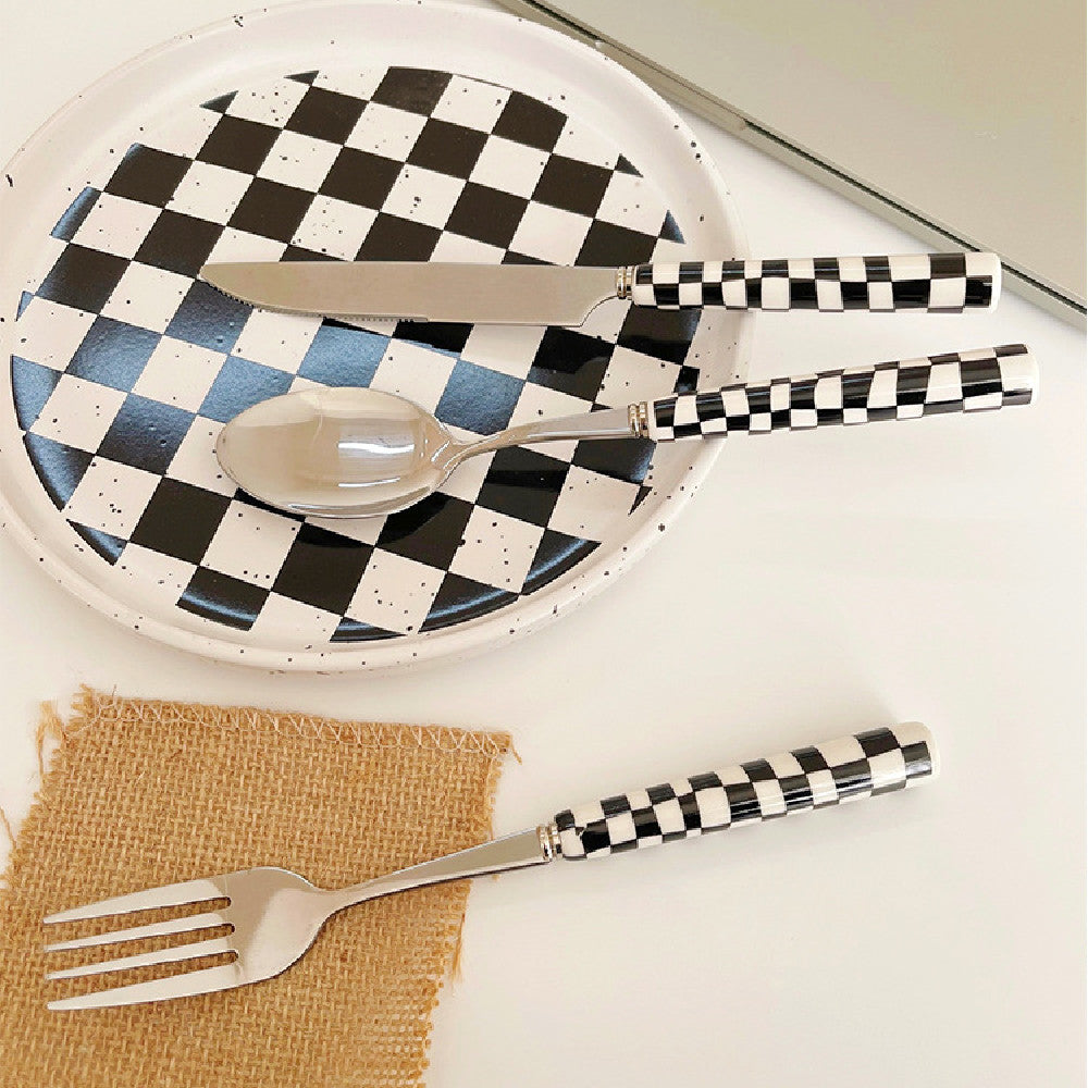Besteck-Set mit Schachbrettmuster – Bild 3 | LuxeStyle