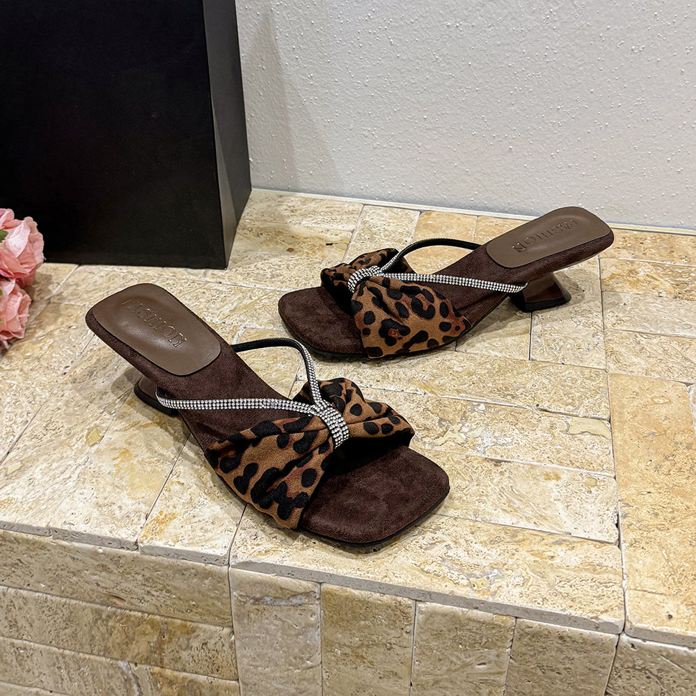 Satin-Sandalen