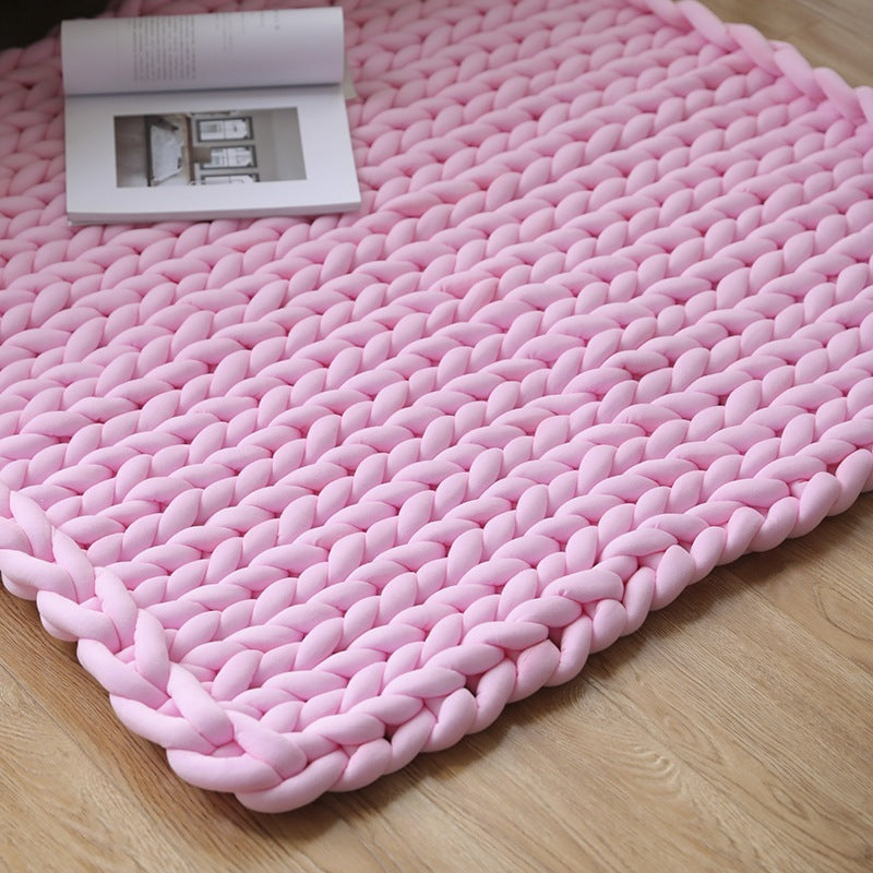Grobgewobene Strickdecke aus Chenille-Garn