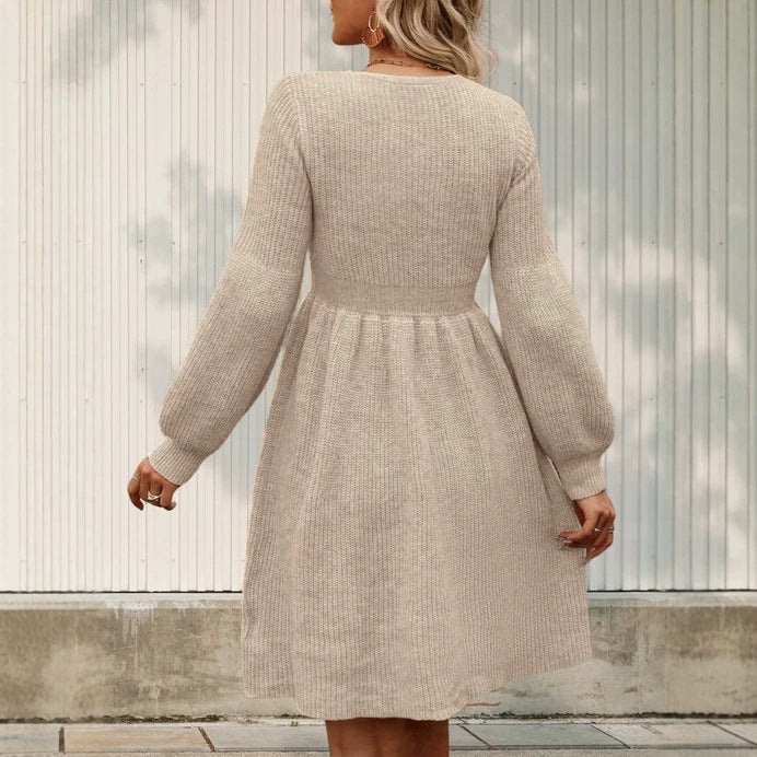 Strickkleid mit Rundhals und A-Linien-Rock
