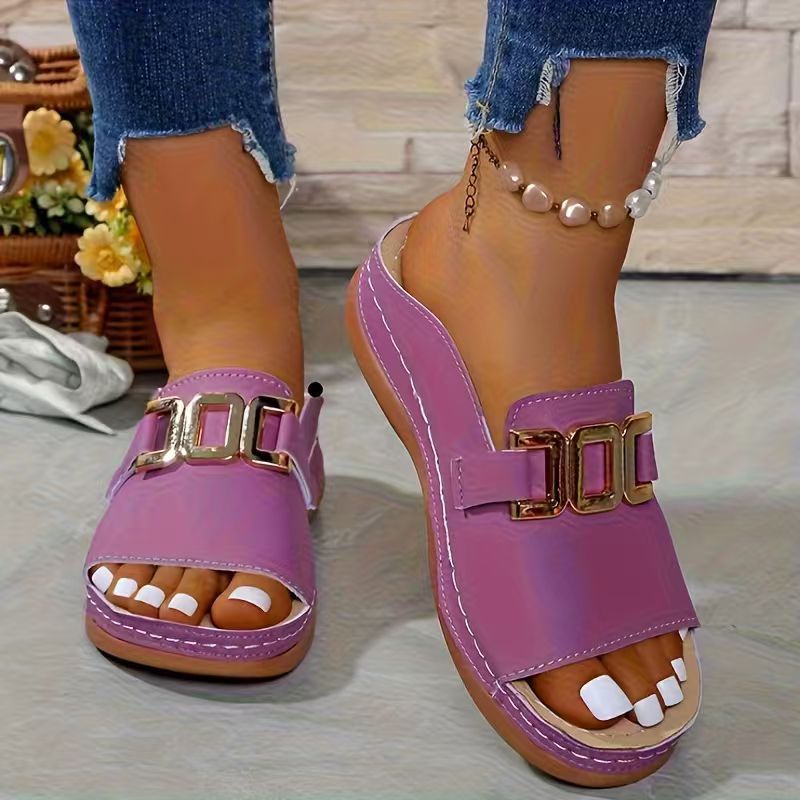Minimalistische Peep-Toe Sandalen mit Metallschnalle