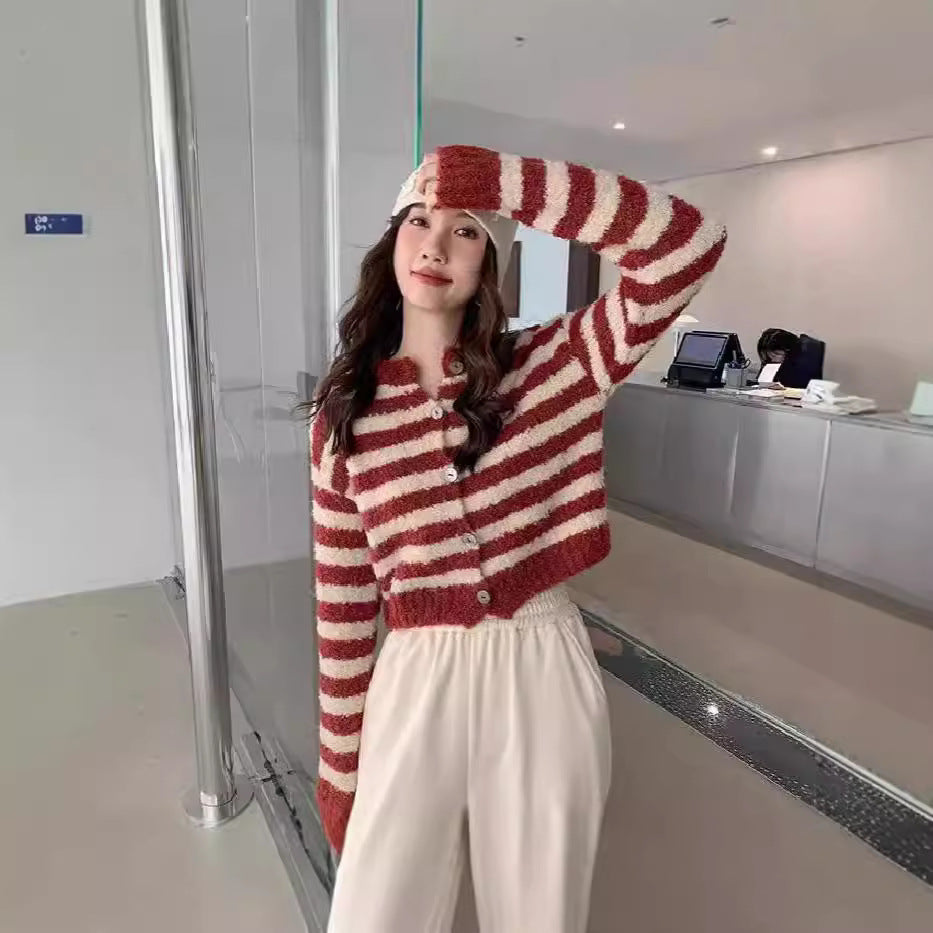 Kurzer Strick-Cardigan mit Knopfleiste