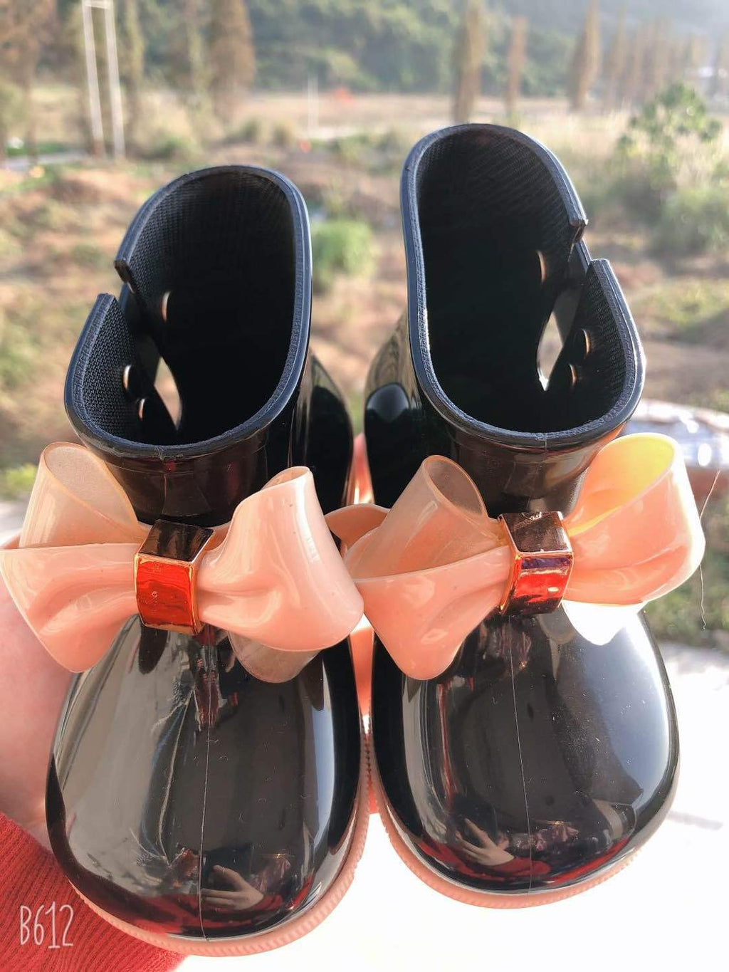 Kinder-Regenstiefel mit Schleife – Bild 4 | LuxeStyle