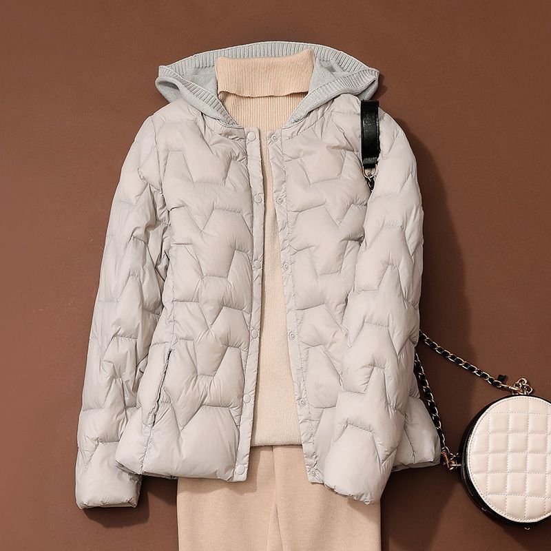 Gefütterte Daunenjacke mit V-Ausschnitt