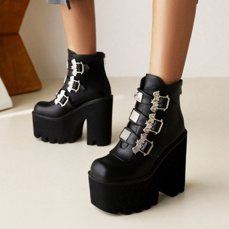 Elegante Low-Cut Lederboots mit Blockabsatz