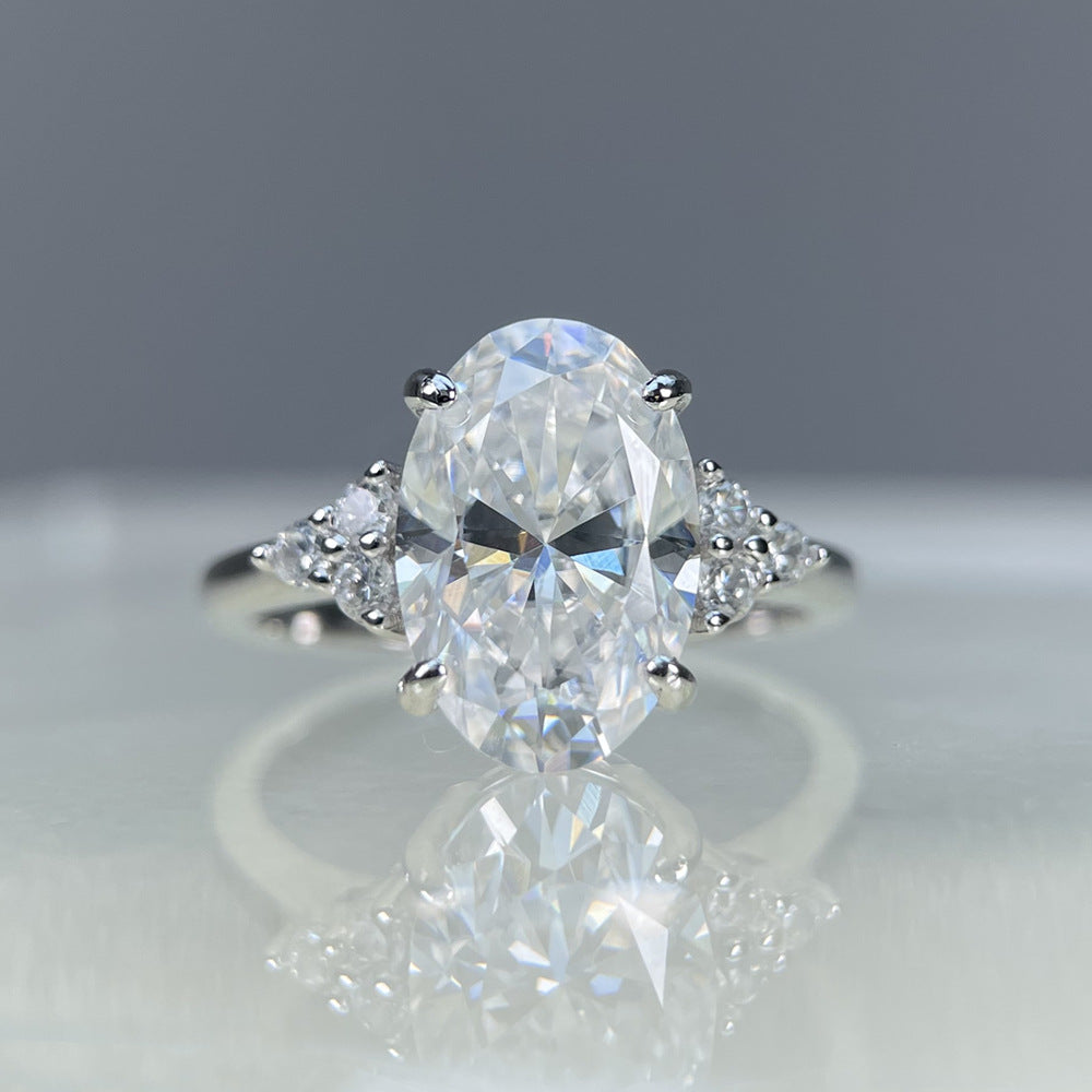 Eleganter Moissanite Ring mit 4.5 Karat Ovalschliff – Bild 4 | LuxeStyle