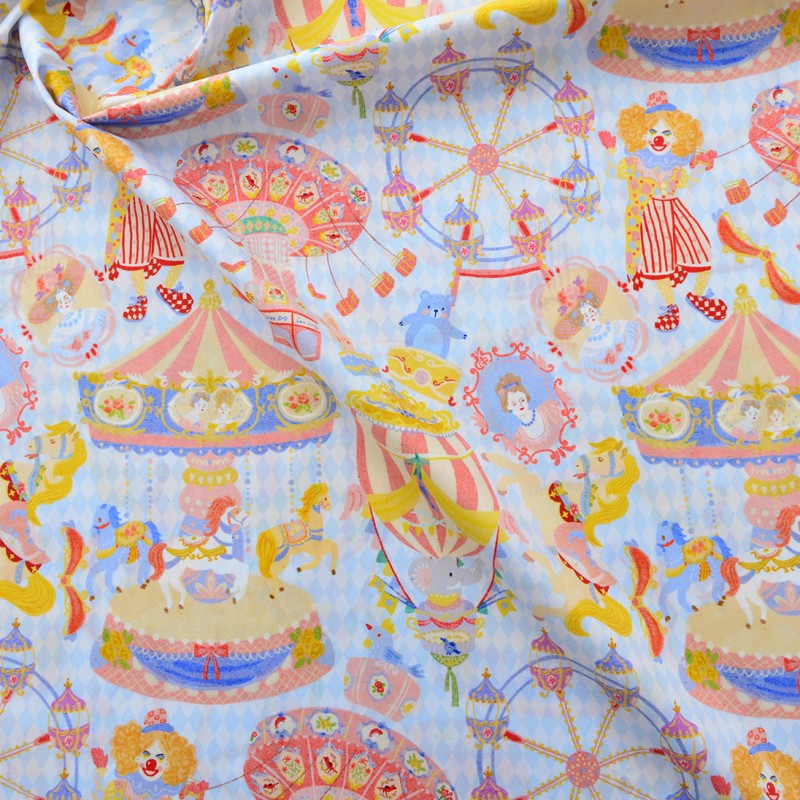 Baumwollstoff mit Figuren-Muster | LuxeStyle
