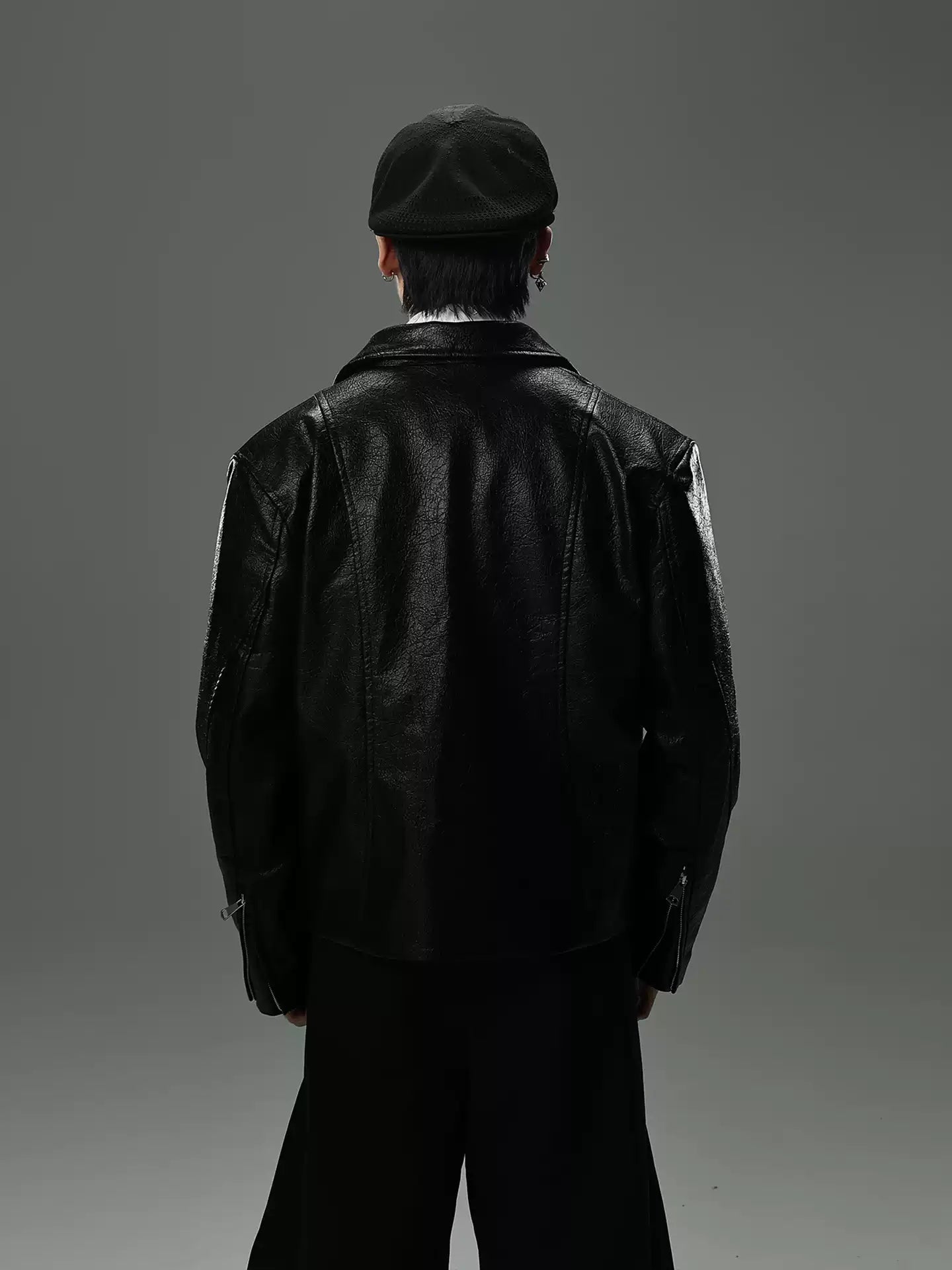 Kurze Lederjacke im American Style