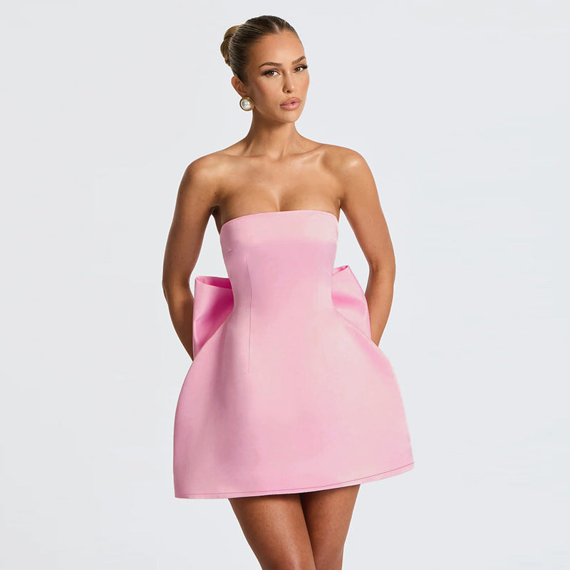 Rückenfreies Satin-Minikleid mit Schleife – Bild 6 | LuxeStyle
