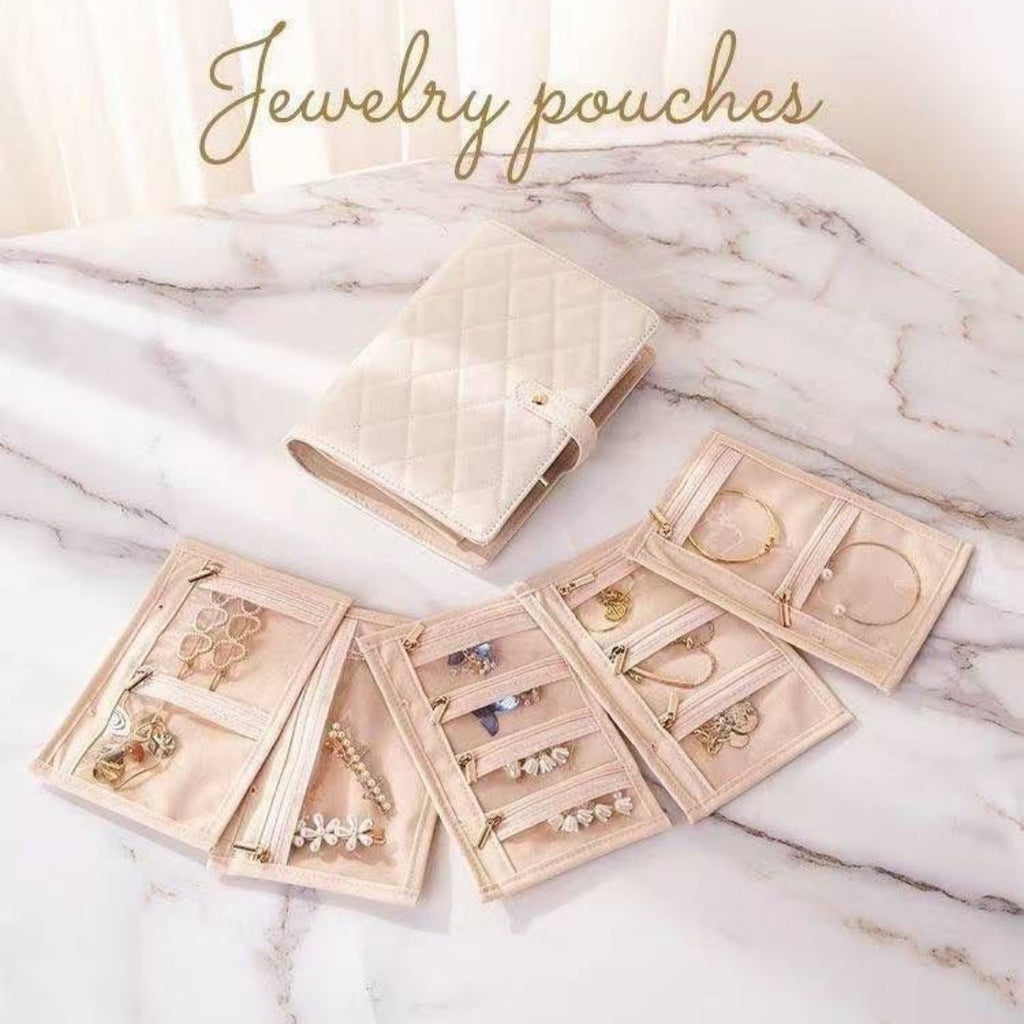 Schmuck-Organizer im Buchformat – Bild 7 | LuxeStyle