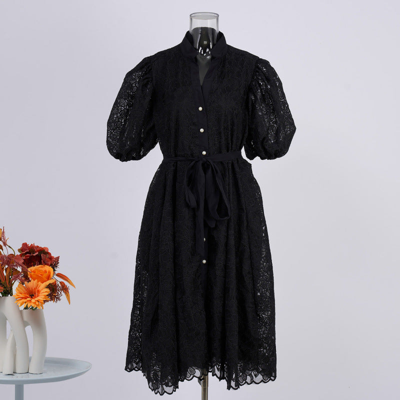 Oversized Wickelkleid mit Stickerei – Bild 2 | LuxeStyle