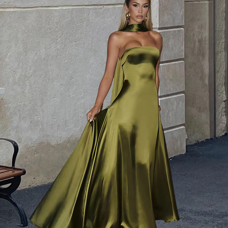 Elegantes Satin-Kleid schulterfrei