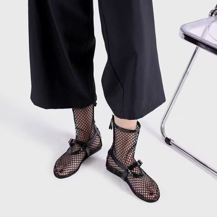 High-Top-Pumps mit Metallschnalle – Bild 1 | LuxeStyle