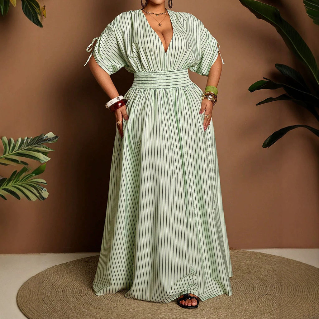 Elegantes gestreiftes V-Neck A-Linien-Kleid