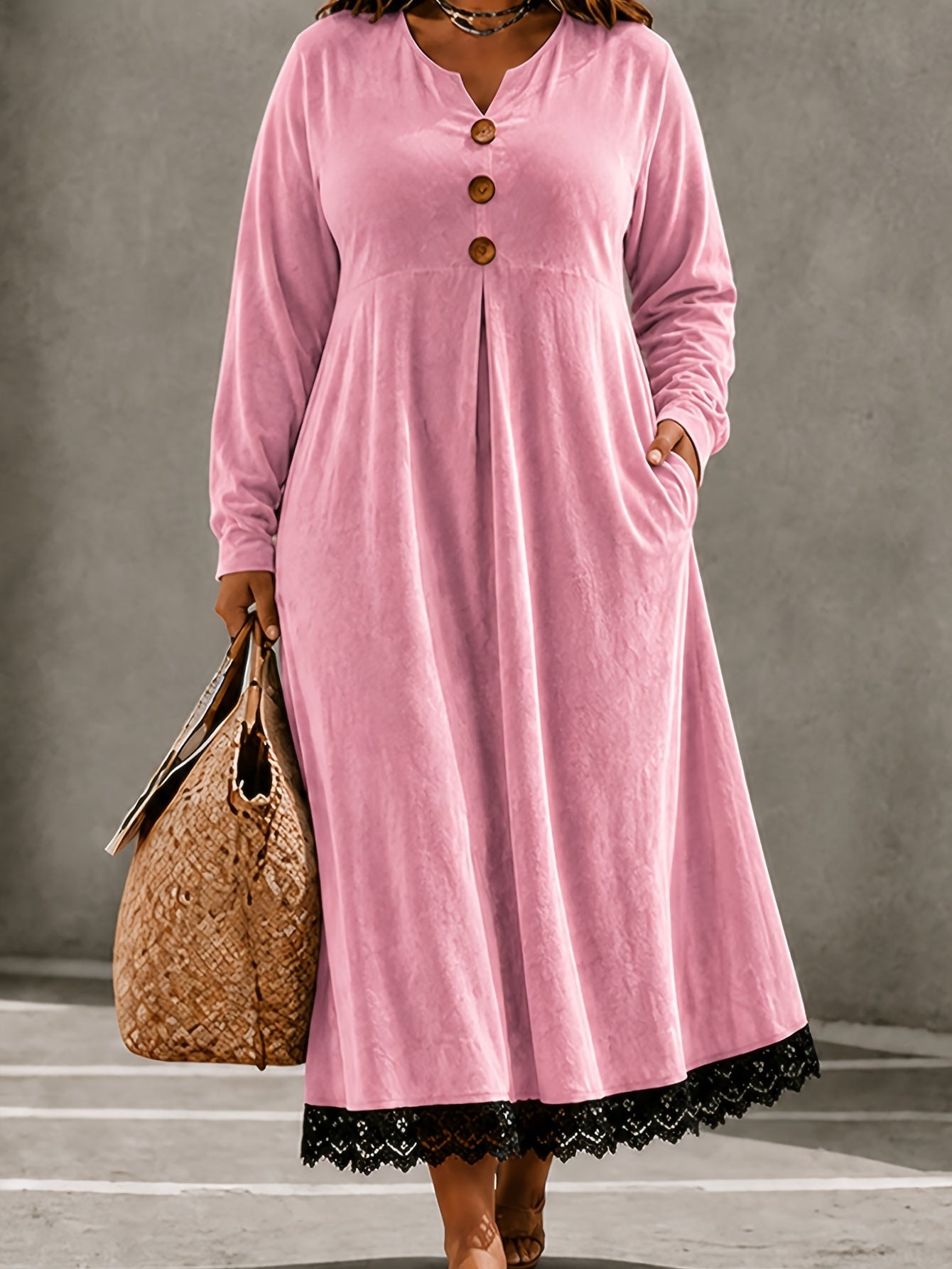 Elegantes Samtkleid mit V-Ausschnitt