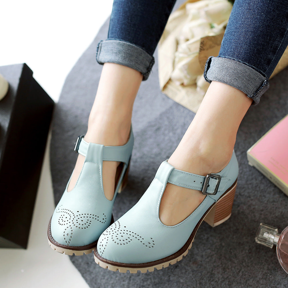 Dicker Hacke Pumps im britischen Stil