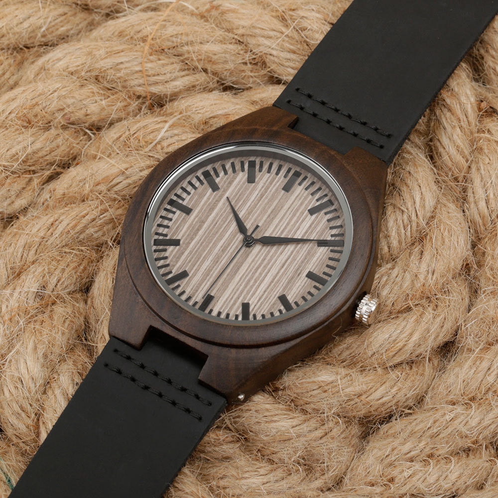 Holzgehäuse-Uhr mit braunem Zifferblatt – Bild 2 | LuxeStyle