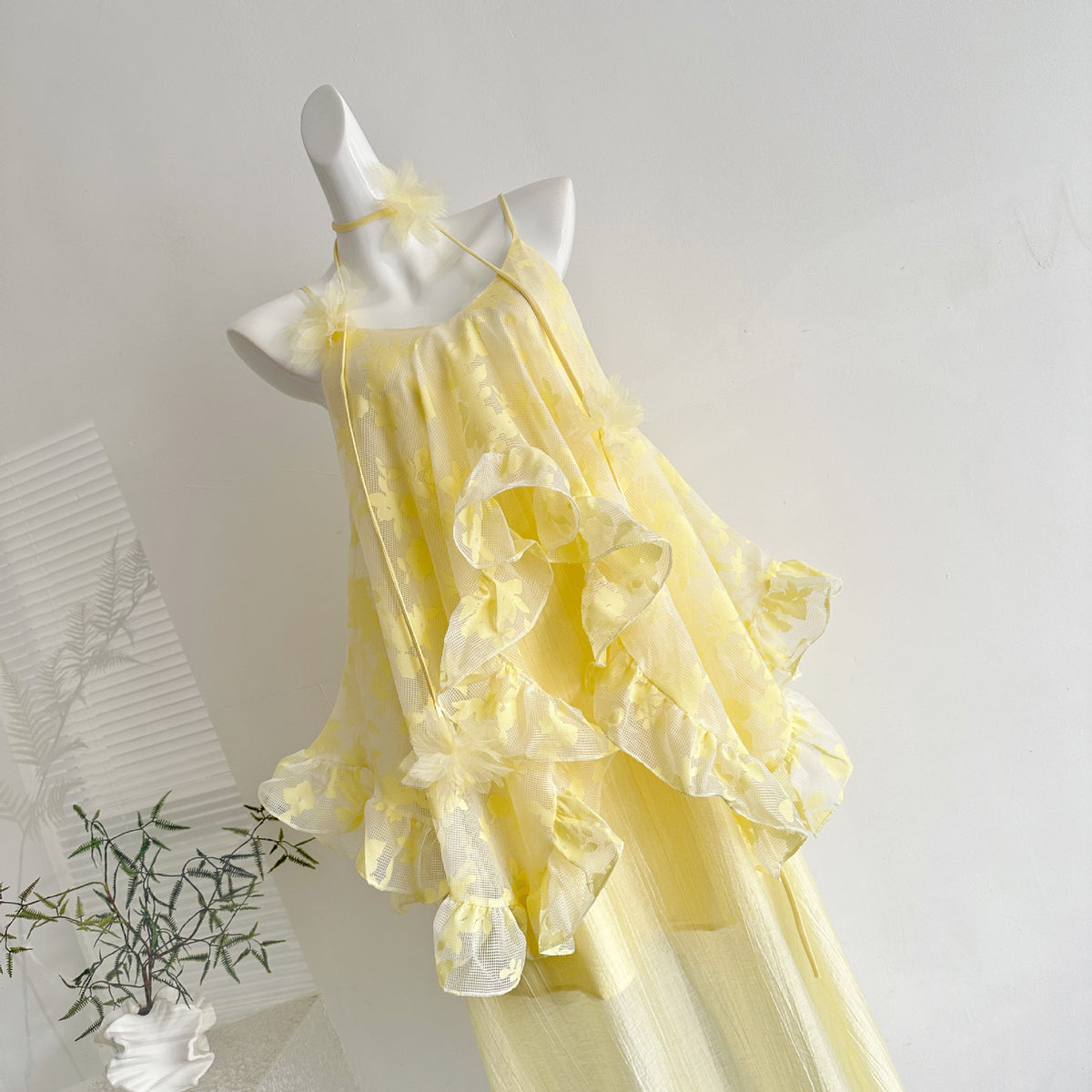 Gerüschtes A-Linien Maxikleid mit Spaghettiträgern – Bild 2 | LuxeStyle
