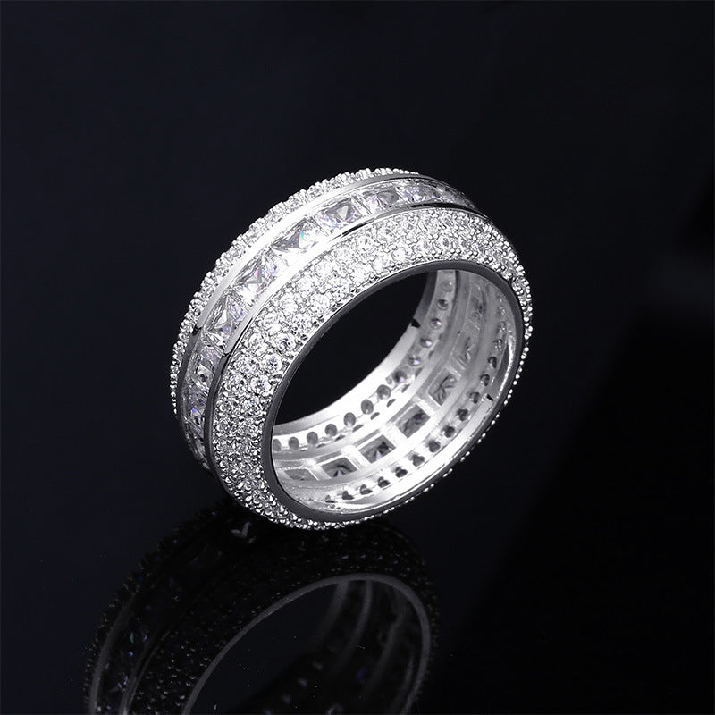 Vergoldeter Ring mit Zirkonia-Steinen – Bild 4 | LuxeStyle