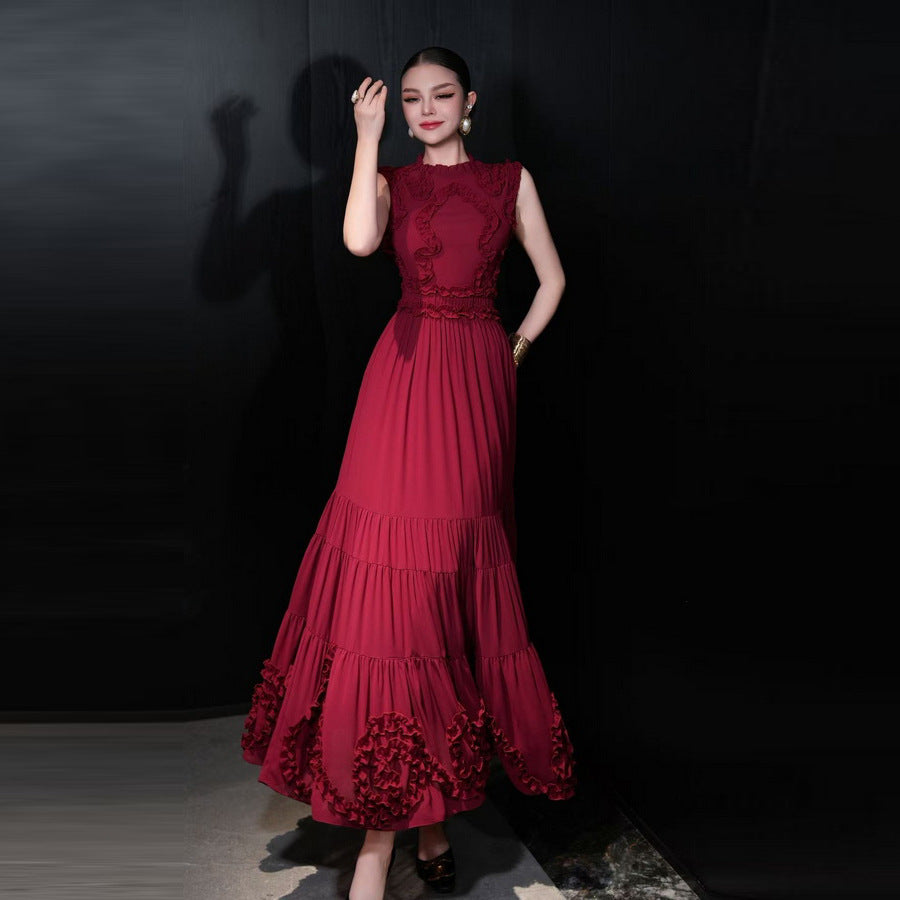 Elegantes ärmelloses Kleid mit Taillengürtel