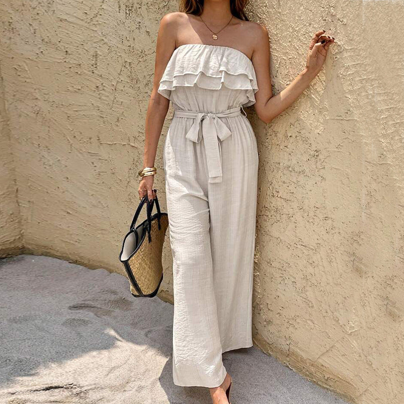 Ärmelloser Jumpsuit mit Bandeau-Top und Rüschen