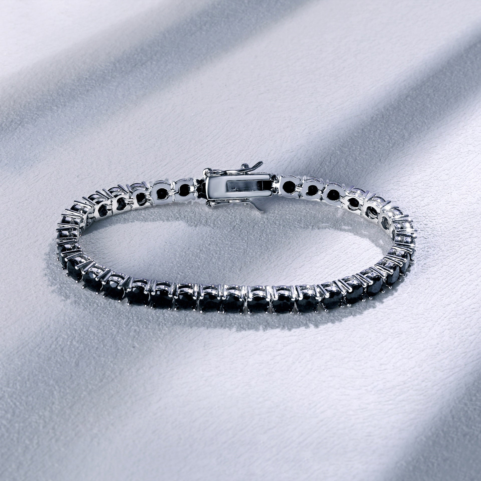 Kupfervergoldetes 18K Schwarz Nano Tennis Armband