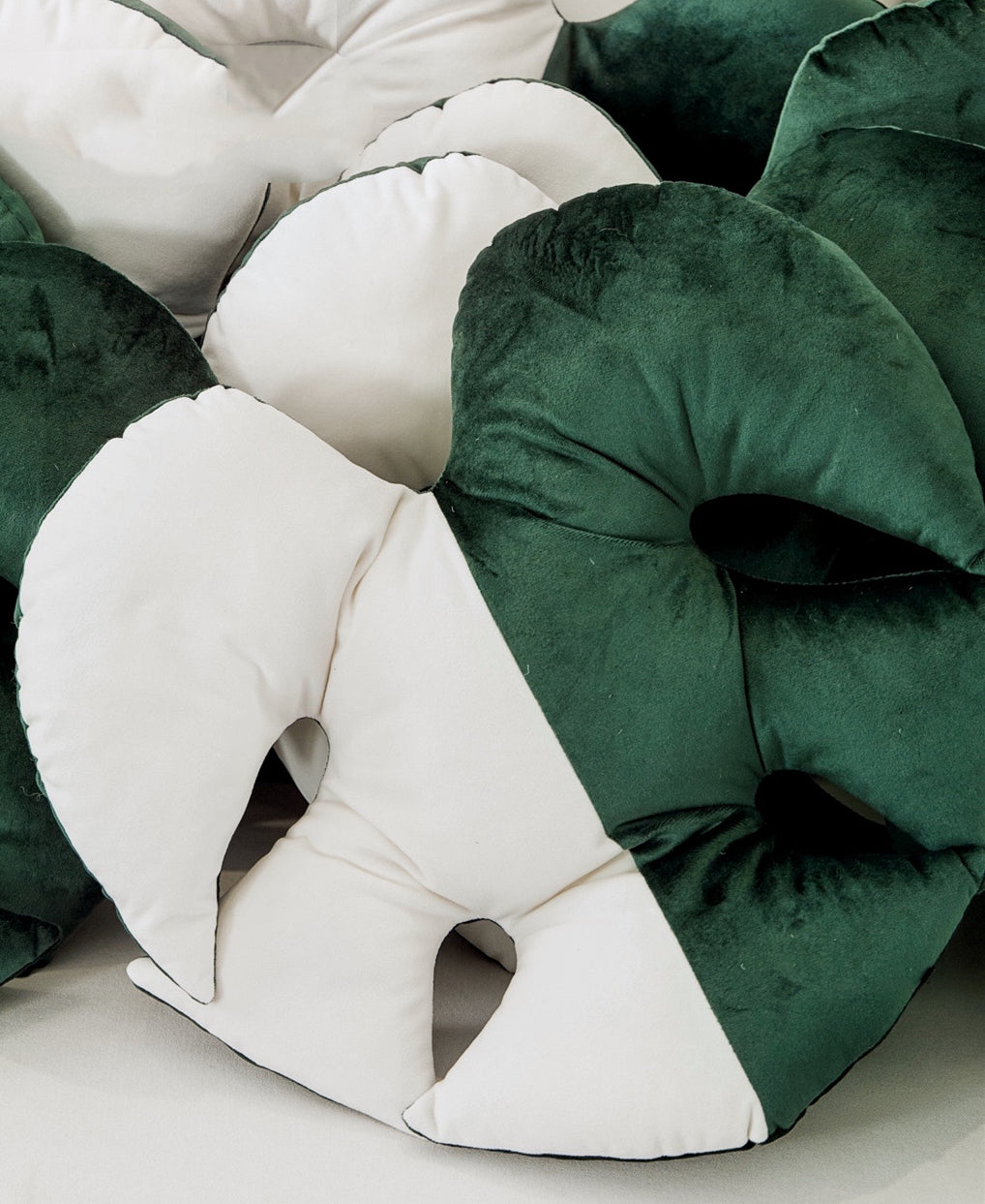 Monstera Kissen, weiss, Brokat