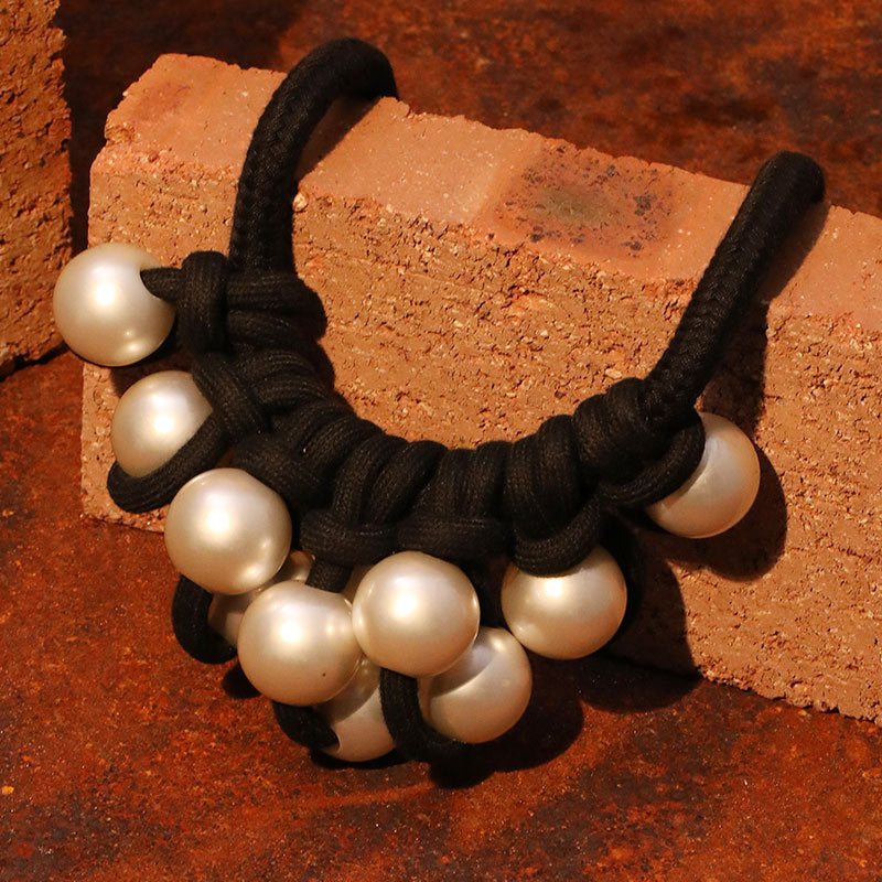 Extravagante Perlenkette mit Anhänger
