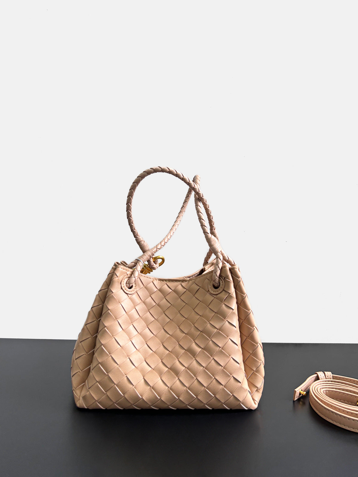 Geflochtene Ledertasche – Bild 16 | LuxeStyle