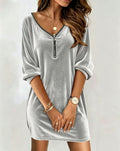 Samtkleid mit V-Ausschnitt und Reissverschluss