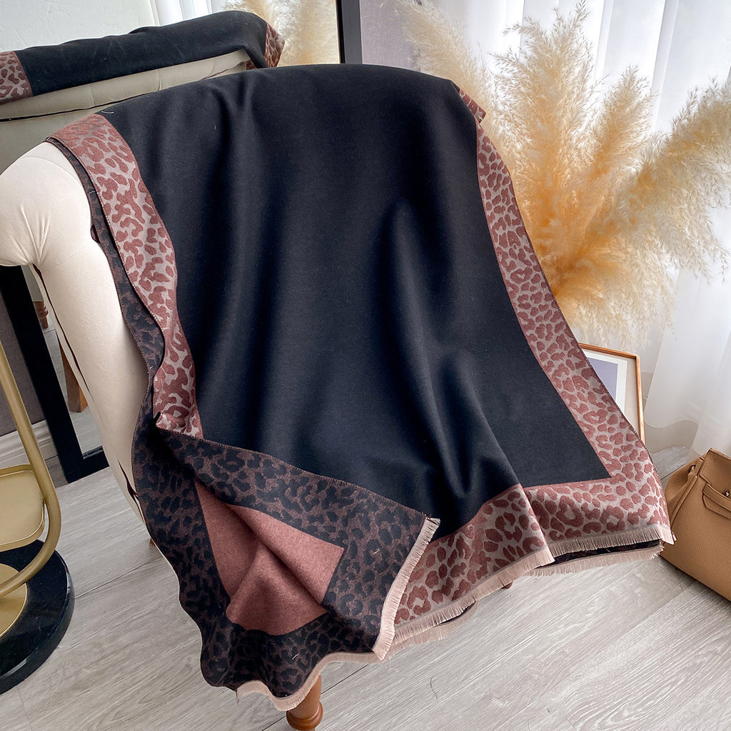 Leopardprint-Schal aus Kunstkaschmir – Bild 8 | LuxeStyle