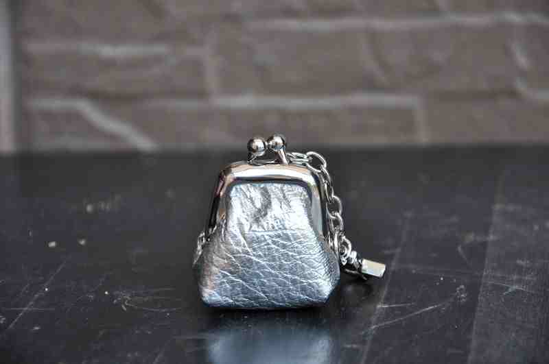 Ketten-Clutch aus Rindsleder – Bild 2 | LuxeStyle