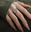 Mondstein-Blütenring «Fleur», zarter Statement-Ring – LuxeStyle
