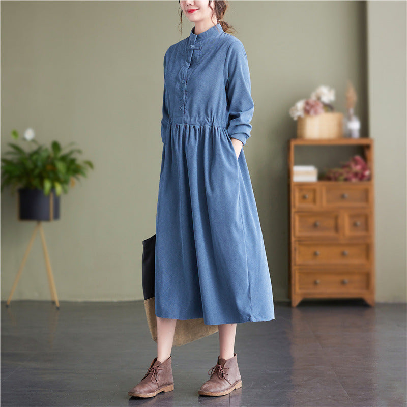 Kleid mit Knopfleiste und Stand-up Kragen aus Cord – Bild 5 | LuxeStyle