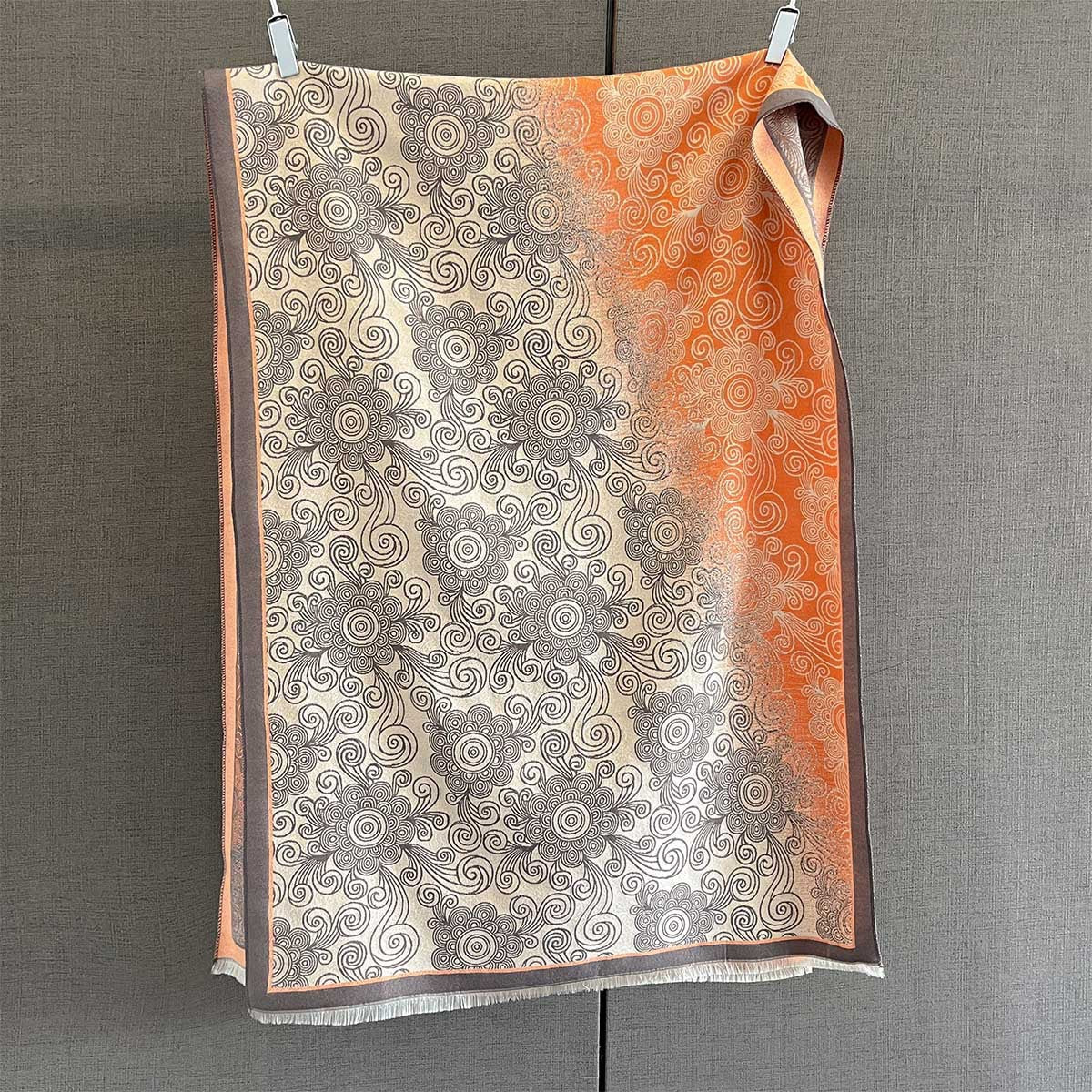 Patchwork Halstuch mit Vintage-Print – Bild 3 | LuxeStyle