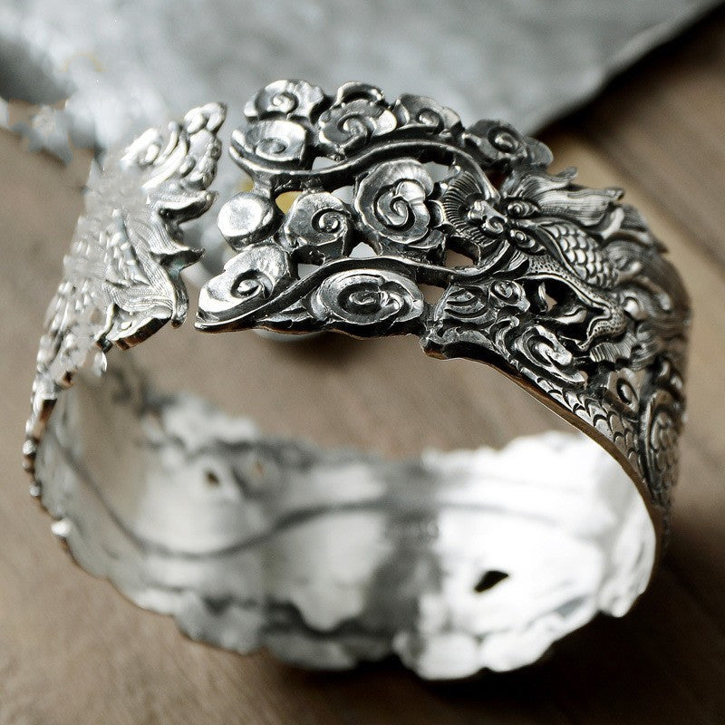 Retro Armreif mit Drachenmuster | LuxeStyle