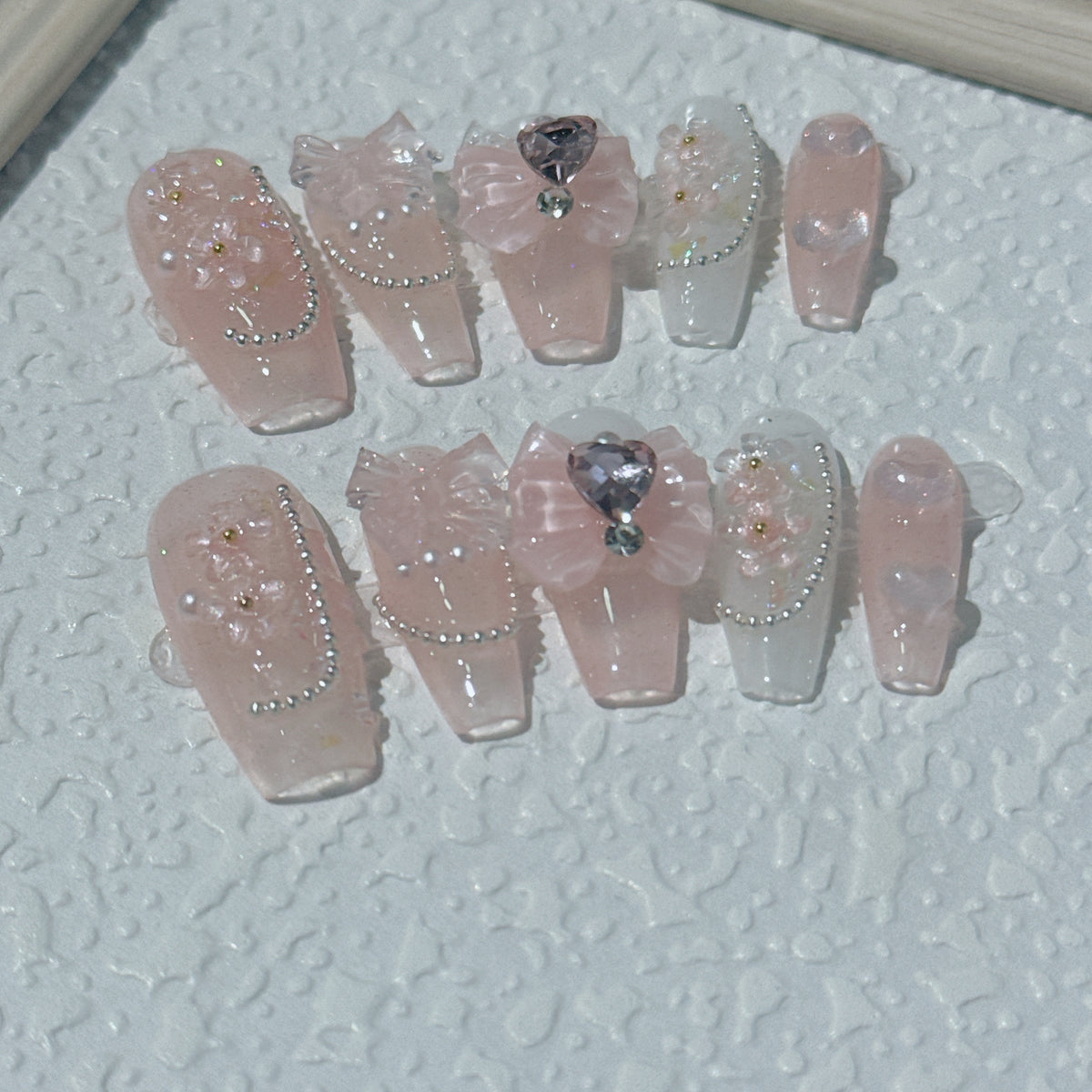 Mädchenhafte Schleifen-Nailsticker | LuxeStyle
