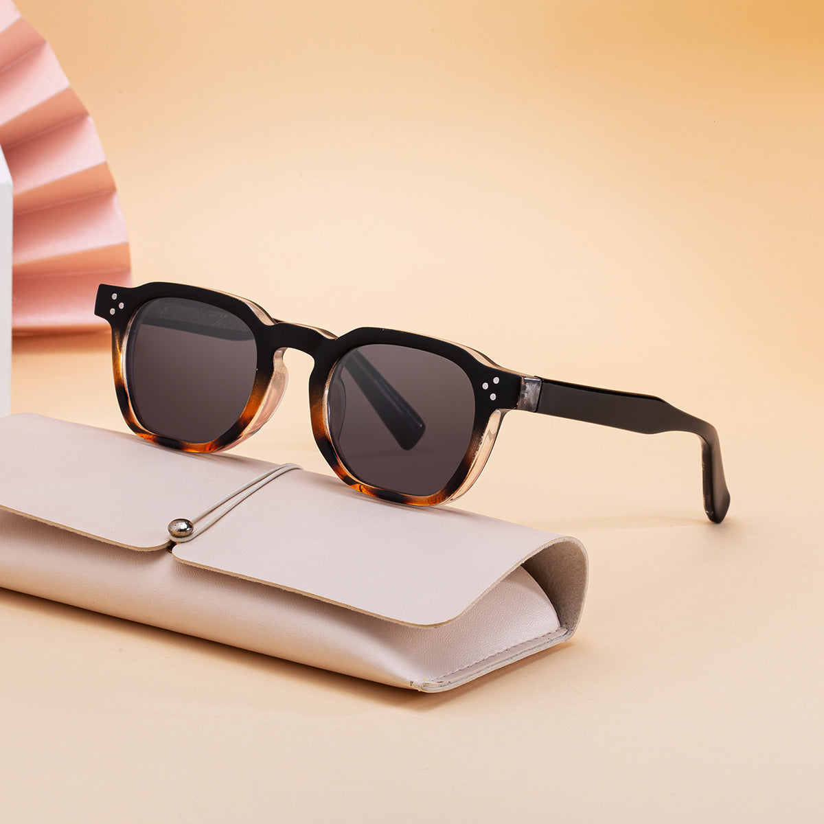 Trendige kleine quadratische Sonnenbrille – Ansicht 8