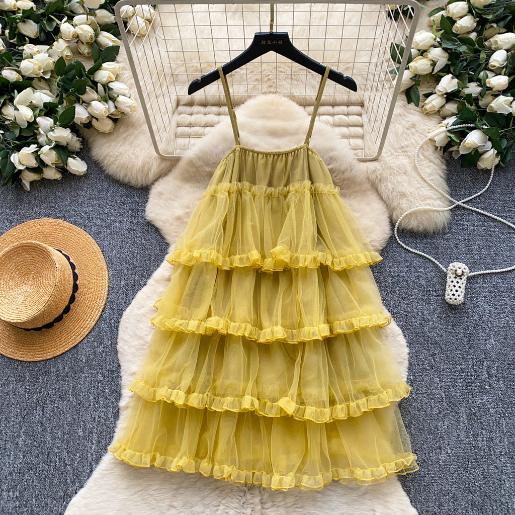 Gerafftes Stufenkleid mit Volants