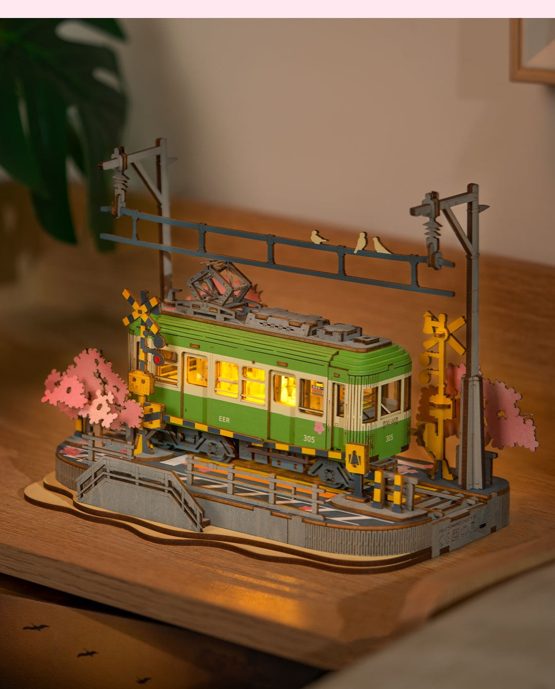 DIY Miniaturhaus "Kirschblütentour" – Bild 5 | LuxeStyle