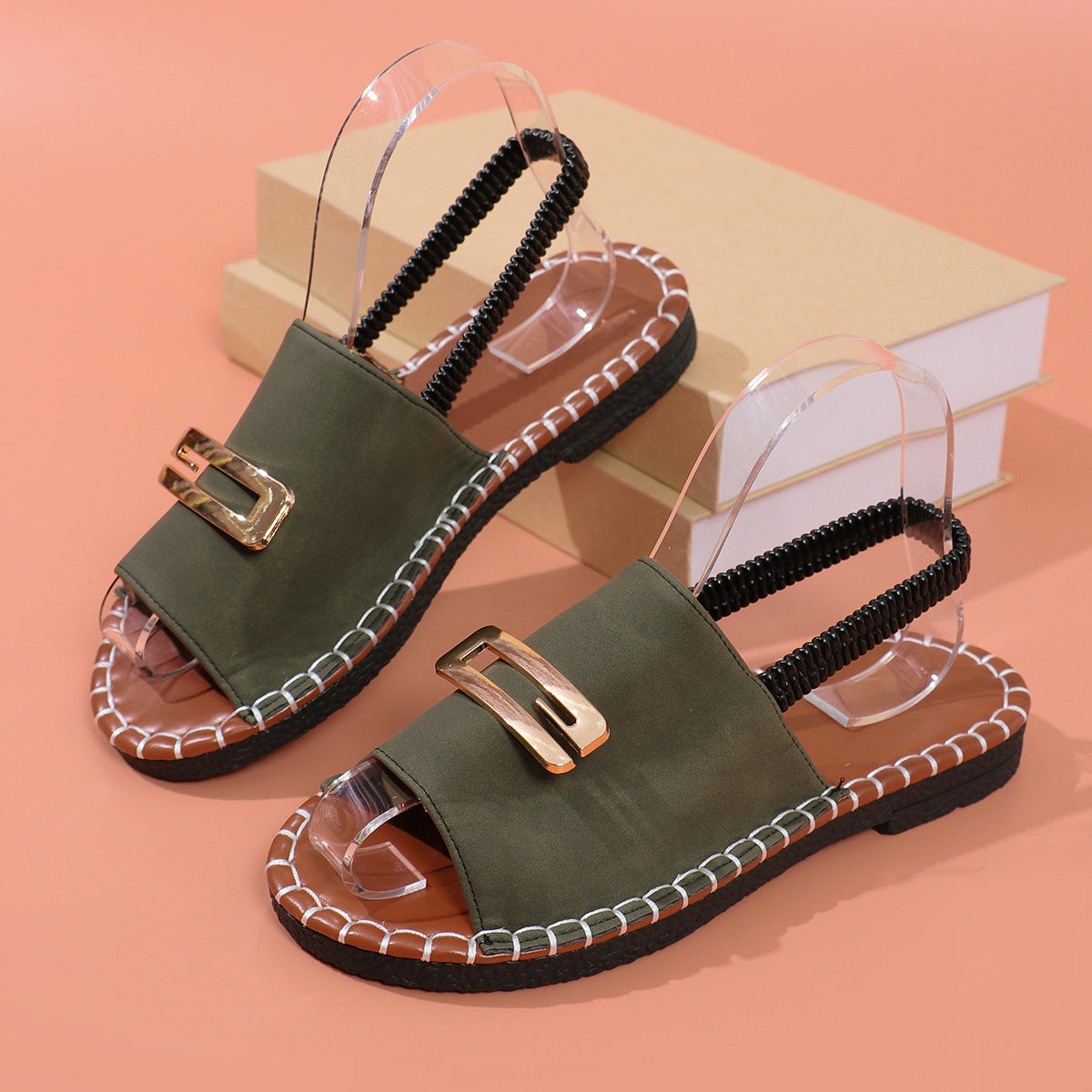 Bequeme Sandalen mit flacher Sohle – Bild 9 | LuxeStyle