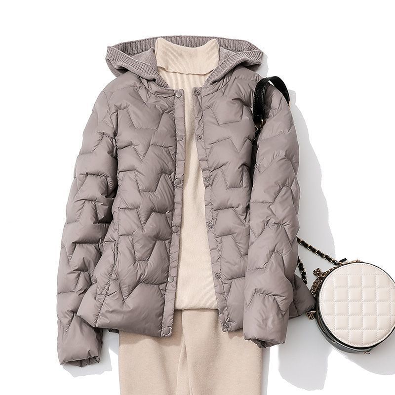 Gefütterte Daunenjacke mit V-Ausschnitt