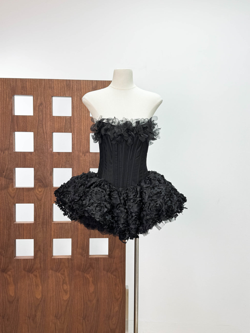 Mesh Bandeau-Minikleid mit Puffrock – Bild 8 | LuxeStyle