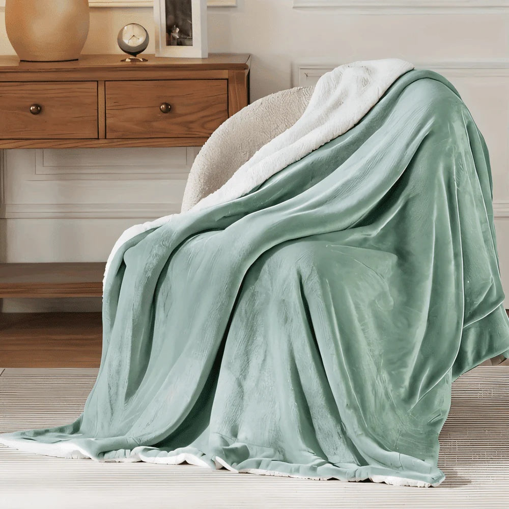 Doppelseitige Plüsch-Decke – Bild 4 | LuxeStyle