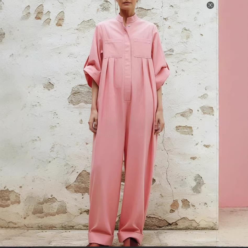 Minimalistischer, plissierter Jumpsuit – Bild 1 | LuxeStyle