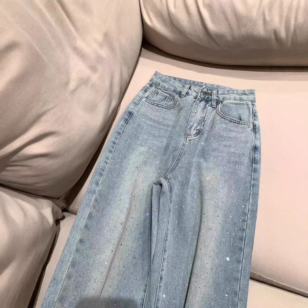 Lichtblaue Jeans mit Rhinestonen